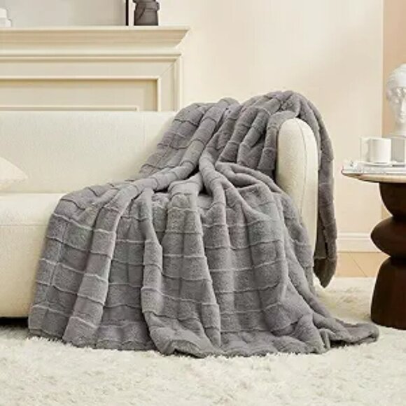 Cozy Bliss Faux Fur Throw Blanket Soft Fluffy Grey Couch Bed Sofa Lightweight - Picture 7 of 7